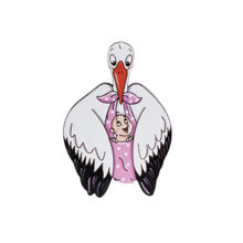 Значок "Аист с малышом", розовая пеленка