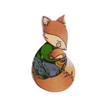 Значок "Лисы обнимашки", зеленая кофта