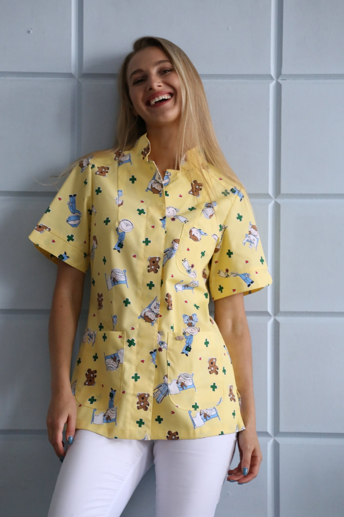 Блуза женская «Педиатр», жёлтый принт, 54