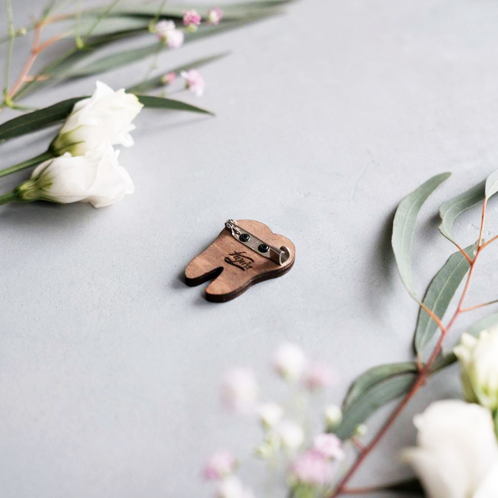 Значок "Зубик джентльмен"