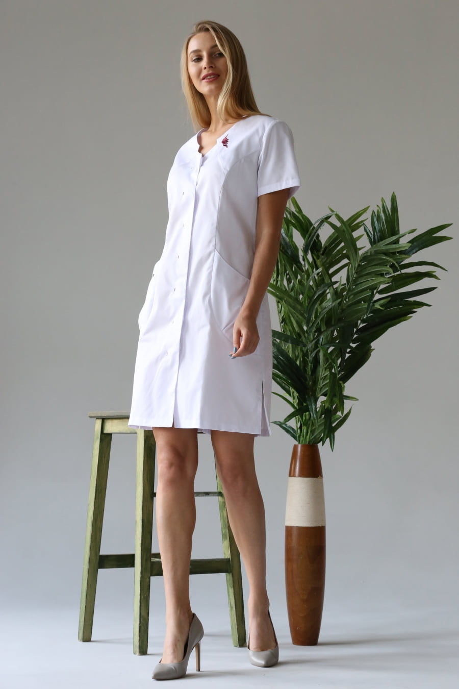 Халат женский «Милана», белый с вышивкой, 44