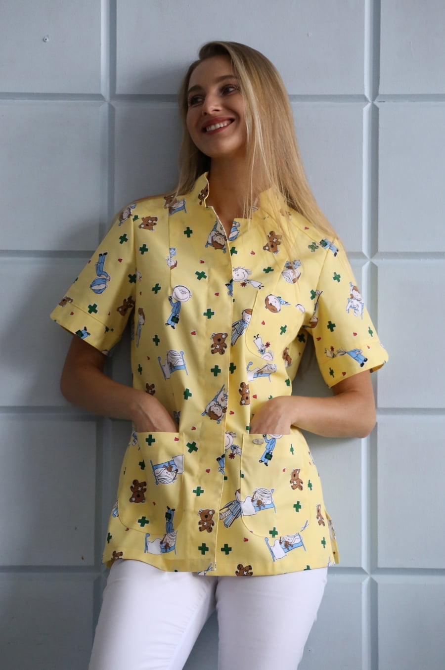 Блуза женская «Педиатр», жёлтый принт, 54