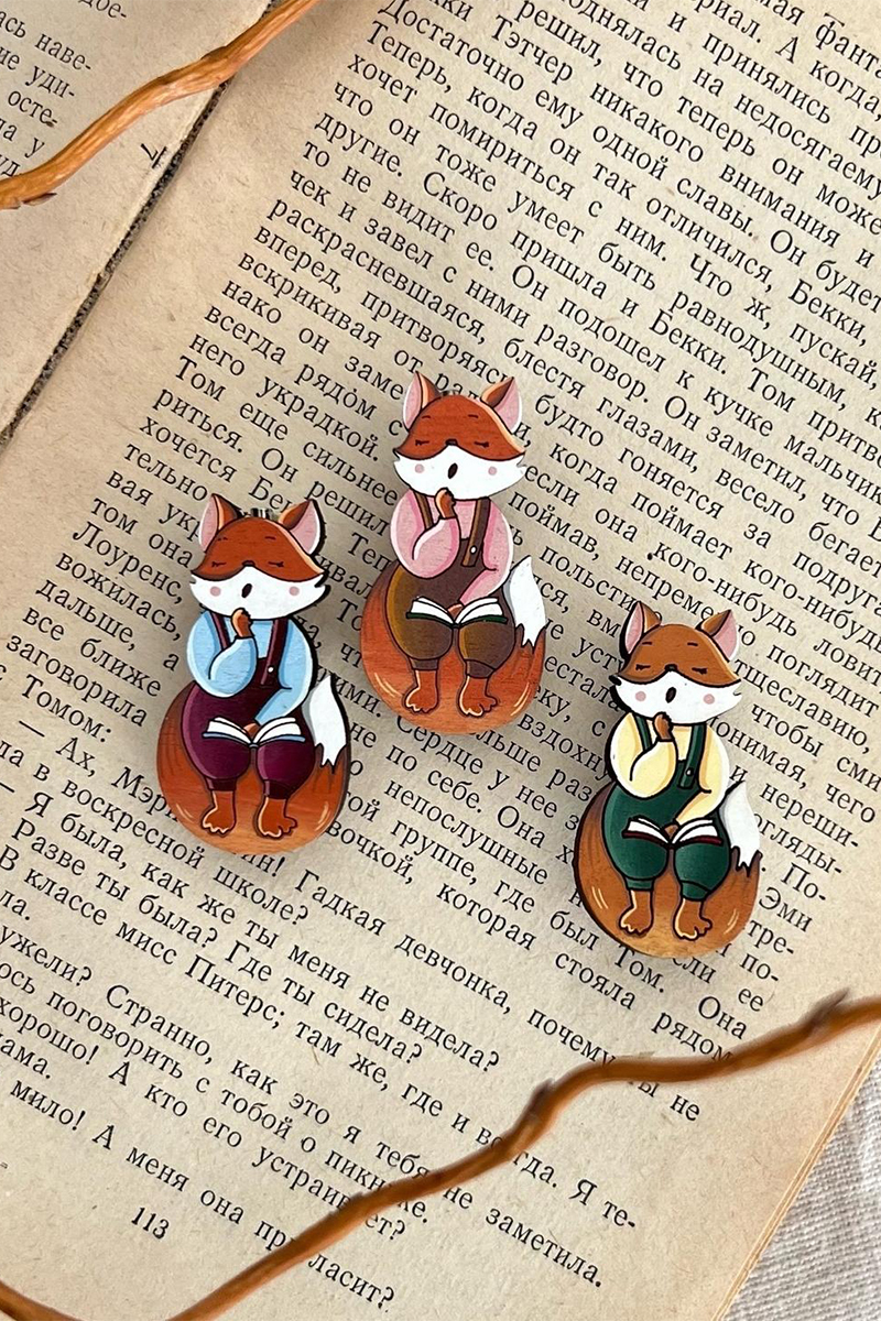 Значок "Лиса с книгой", зеленый