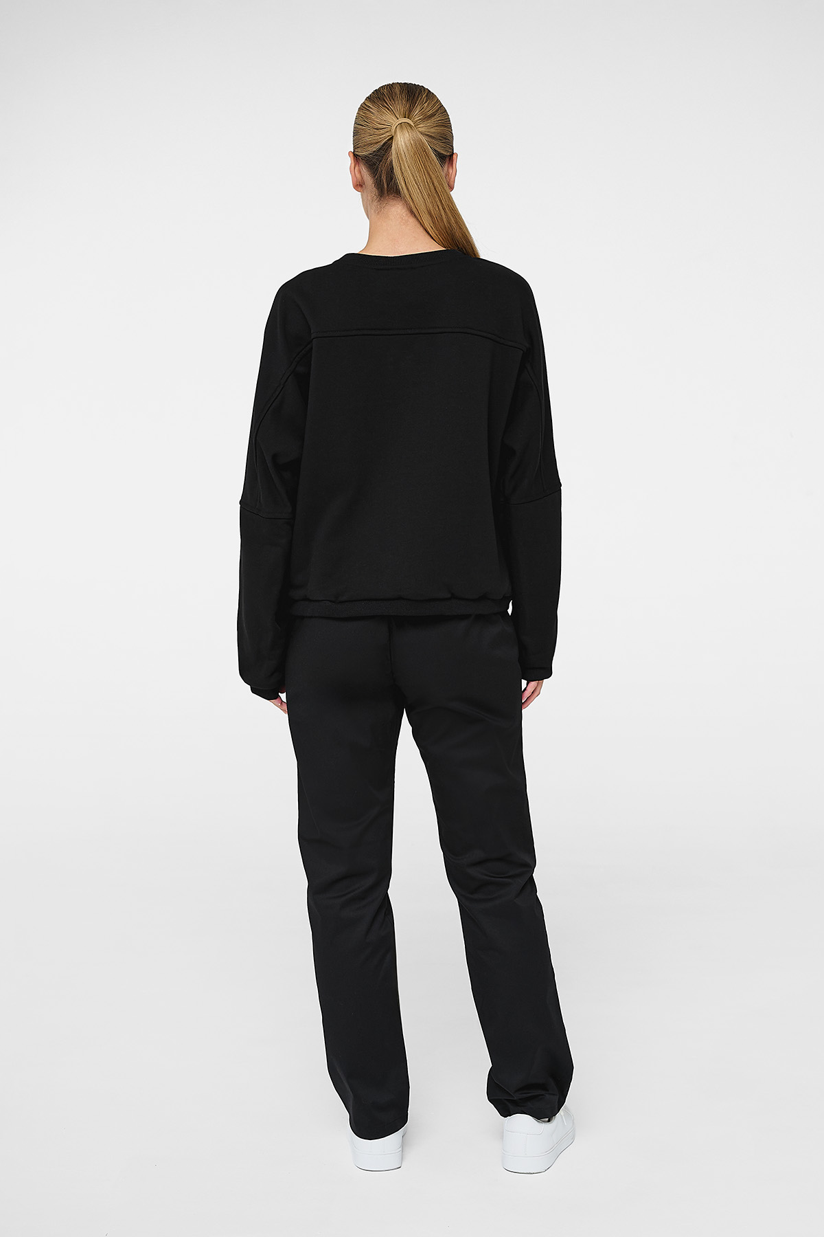 Свитшот женский Тезис TZ113, tangle, черный, 52-54