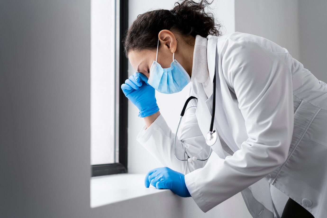 Какие заболевания может вызвать некорректно подобранная медицинская одежда?