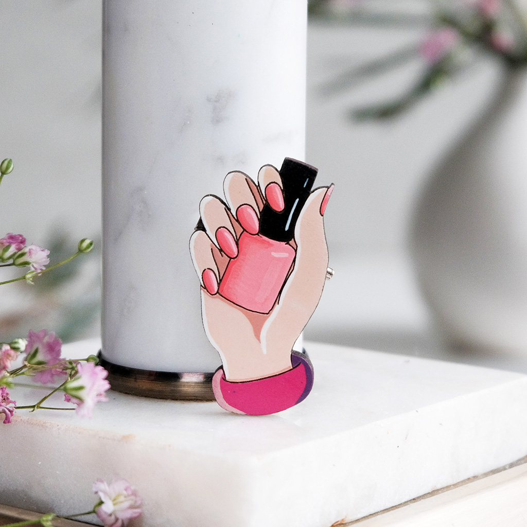 Значок "Маникюр лак", красный