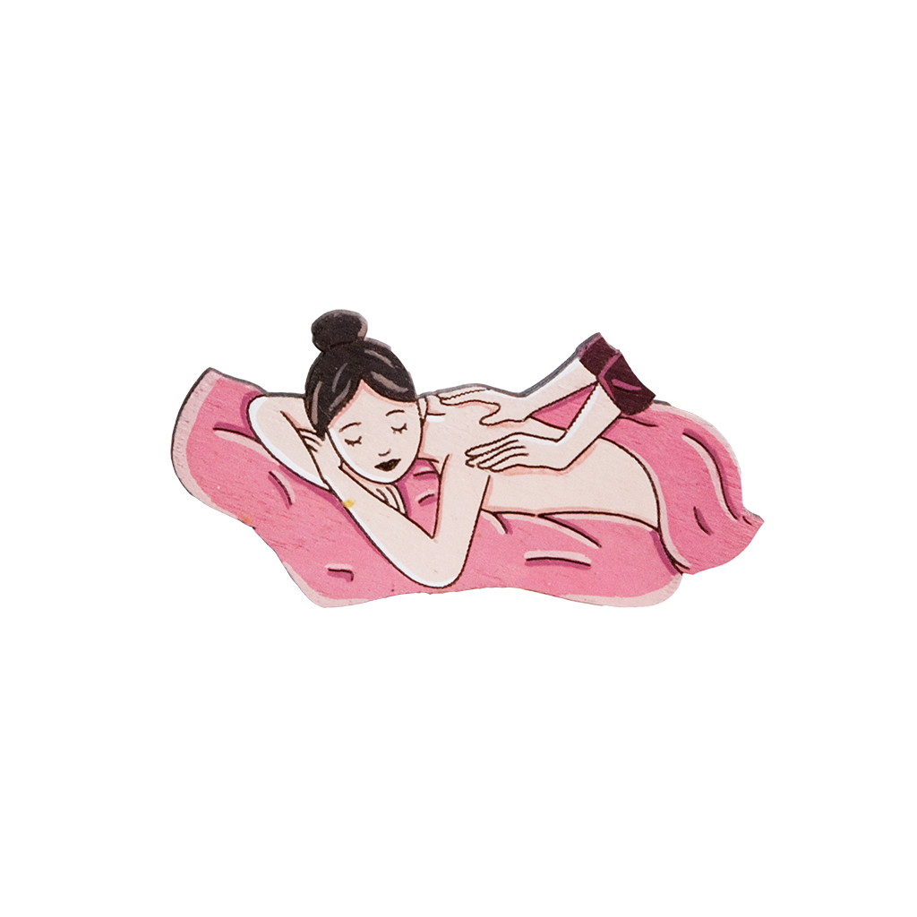 Значок "Массажист", брюнетка, розовый плед