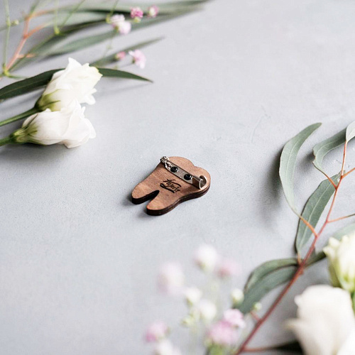 Значок "Зубик джентльмен"