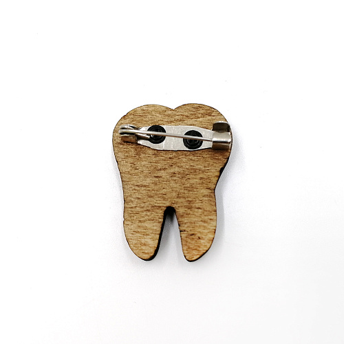 Значок "Зубик с брекетом"
