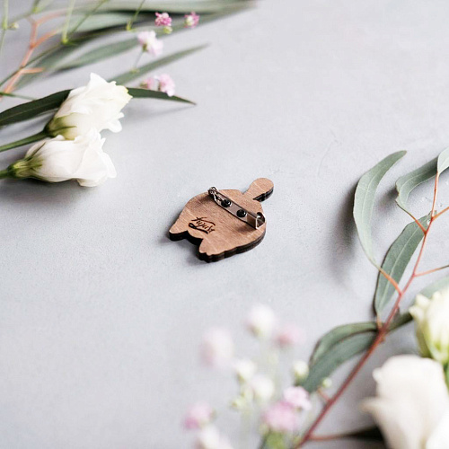 Значок "Аист с малышом", голубая пеленка