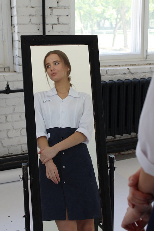 Халат женский «Медика», белый/синий, 52